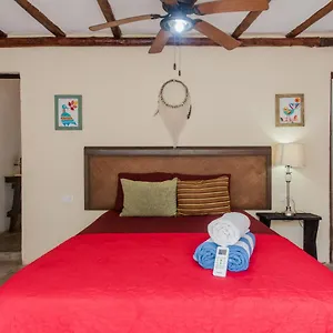 https://tulum-rustic-rooms-on-the-road-to-the-beach.allrivieramayahotels.com